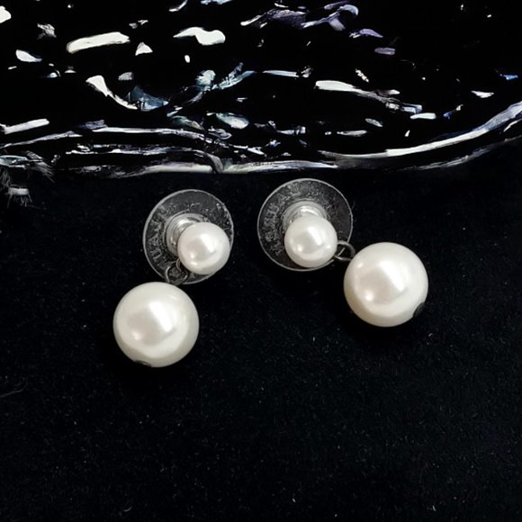 4 PIECE CULTURED PEARL SET: 2 NECKLACES, A BRACELET & PAIR OF EARRINGS - Picture 5 of 8